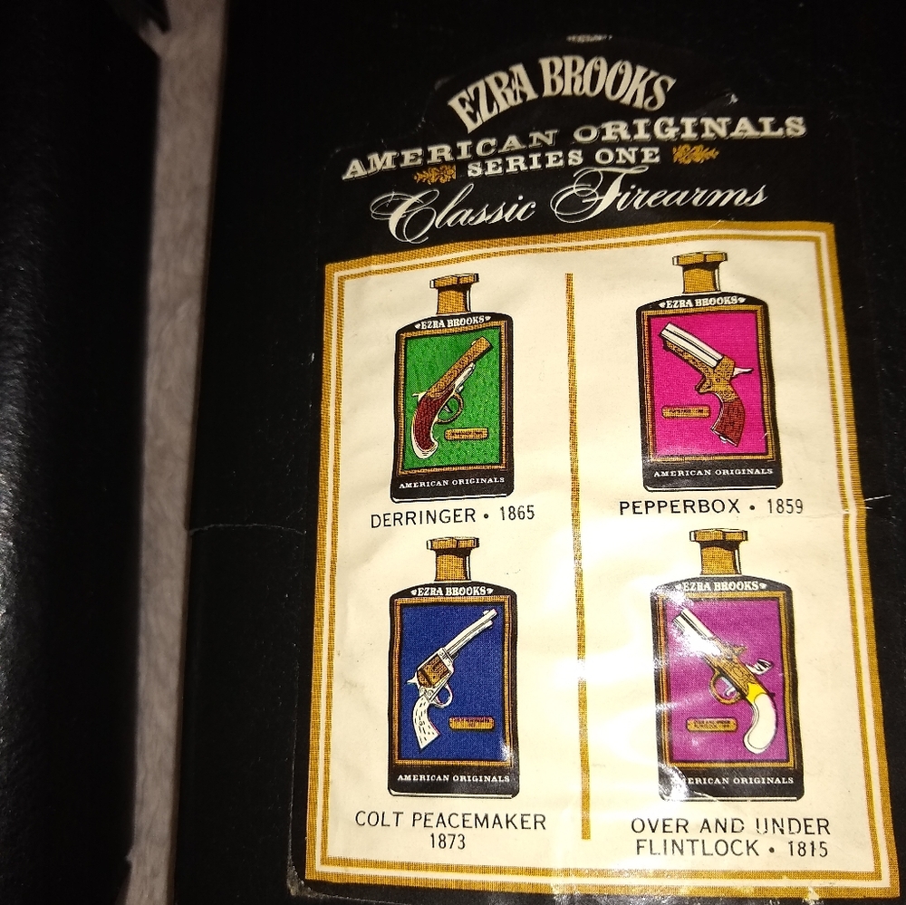 Lot of 2 fair condition Jim Beam decanters! - Picture 7 of 7